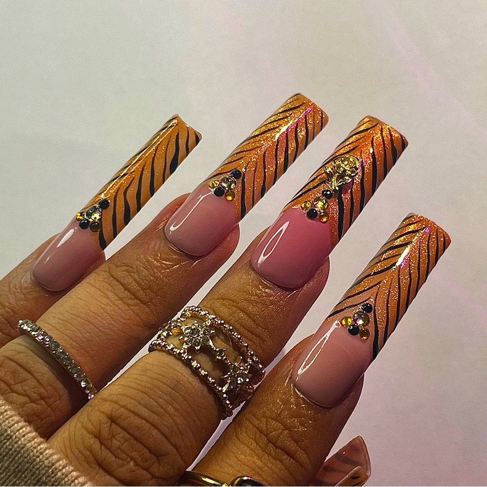 TIGER BAE 🐅 press on nails